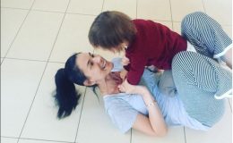 Маша Ефросинина ведет светские беседы с 2-летним сыном