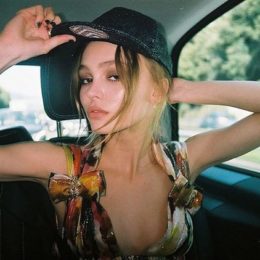 17-летняя Дочь Джонни Деппа снялась для обложки Vogue
