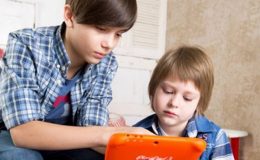 Безопасность детей в Интернете: Facebook запустил информационный портал для родителей