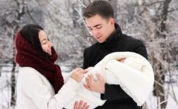 Первая прогулка с новорожденным зимой: основные правила