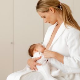 Какие продукты приносить в роддом кормящей маме: что можно, а что нельзя