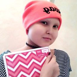 Справжня Я: дівчинка, яка хворіє на рак крові, зняла відео про свою хворобу