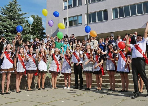 Привітання з останнім дзвінком 2017