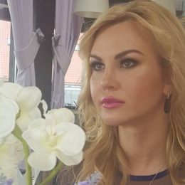 Камалія порадувала селфі з доньками-близнючками
