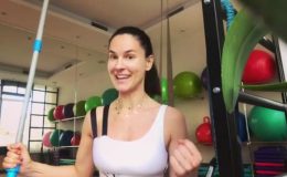 Маша Ефросинина показала простое упражнение для быстрого похудения
