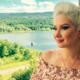 Катерина Бужинська показала близнюків, що підросли.