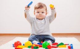 Раннее развитие — 5 игр-развивалок с ребенком до года