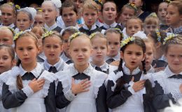 Гімн перед уроками: київські школярі співатимуть перед початком занять