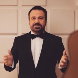 Тата копія: Антон Лірник вперше показав маленьку доньку