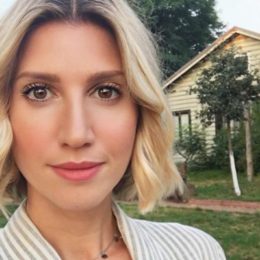 Анита Луценко показала невероятно трогательную первую фотосессию своей дочери