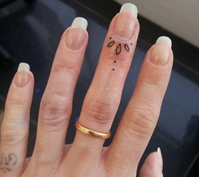 Источник: Instagram @ little.tattoos/minitatt
