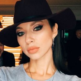 Полина Логунова трогательно поздравила дочь с первым днем рождения