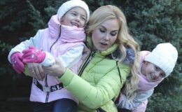Нові зірки: доньки-близнюки Камалії вперше вийшли на паркет