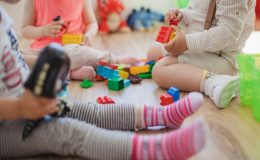 Ученые выяснили, сколько игрушек на самом деле нужно ребенку