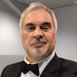 Неожиданно: Валерий Меладзе показал взрослых дочерей