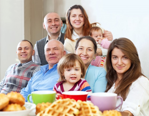 Як встановити межі спілкування з родичами після народження дитини