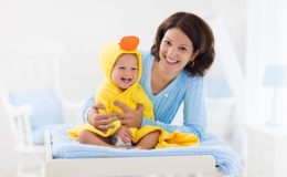 Как облегчить жизнь родителей с младенцем: 5 лайфхаков от многодетной мамы