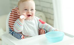 5 простых способов: как приучить ребенка к самостоятельности за столом