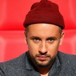 Монатик уперше показав фото з дітьми
