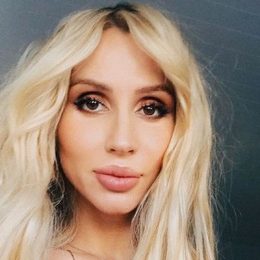 Эпатажная и удивительно нежная: лучшие беременные образы Светланы Лободы