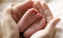 Под Киевом женщина с подтвержденным коронавирусом родила ребенка