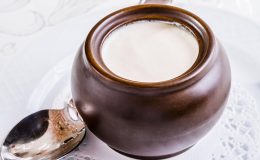 Кефир, йогурт, ряженка, мацони: особенности кисломолочных продуктов