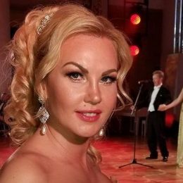 С Днем рождения, мои Ангелы: Камалия трогательно поздравила дочек-близнецов