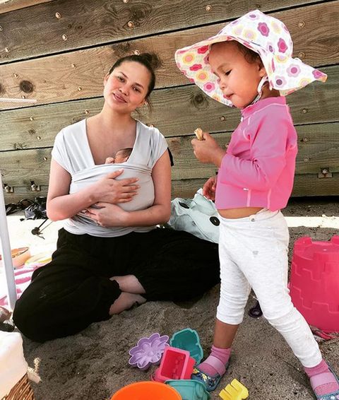 Источник: instagram @chrissyteigen
