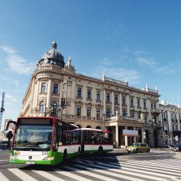 Громадський транспорт Польщі: вартість та особливості. Поради від української мами