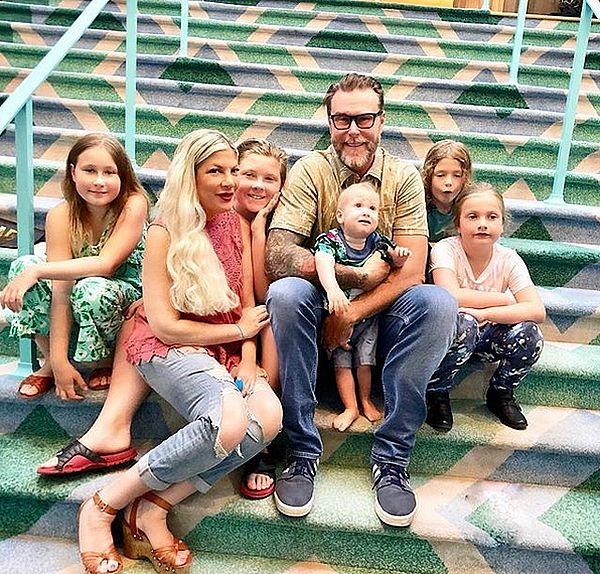 Источник: instagram @torispelling
