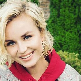 Поліна Гагаріна вперше показала маленьку доньку