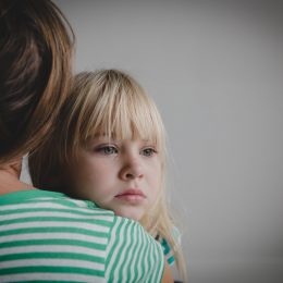 Як правильно вибачатися у дитини: відповідні фрази від психолога
