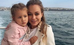 Привет из Турции: Яна Соломко с дочкой вернулась в лето