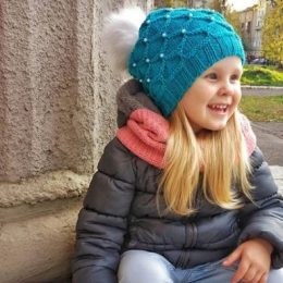 5 причесок для девочки, которые можно носить под шапку