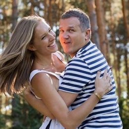 Малюк підріс: Юрій Горбунов показав фото сина на прогулянці