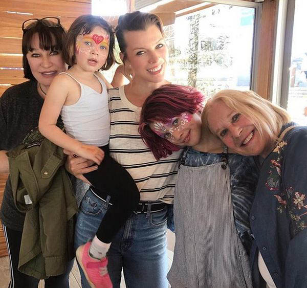 Источник: instagram @millajovovich
