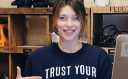 Регіна Тодоренко показала щасливих бабусю та дідуся на прогулянці з онуком