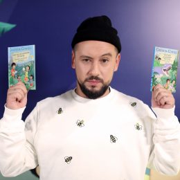 Новые сюрпризы! Теперь можно выбирать: книга или игрушка в Хэппи Мил