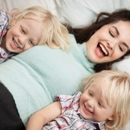 Чому мами одних дітей люблять більше, а інших менше: відповідає психолог