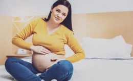 Менструация во время беременности: опасно ли это?