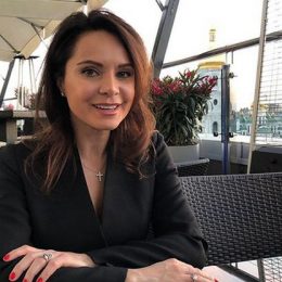 Беременная Лилия Подкопаева показала, как поддерживает форму