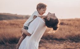 Ты будешь всегда моим маленьким сыном: мамам мальчиков посвящается