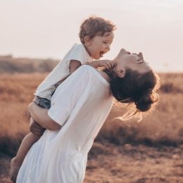 Ты будешь всегда моим маленьким сыном: мамам мальчиков посвящается