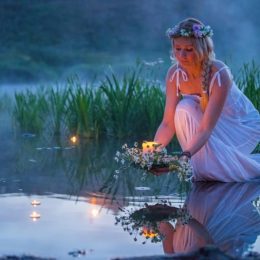 Ворожіння в ніч на Івана Купала на бажання та кохання