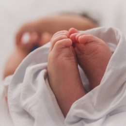 Каждая шестая мама недовольна своими родами