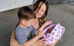 «Сказать, что я довольна — ничего не сказать»: о домашних родах в 5 роддоме