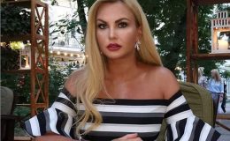 У перший клас: Камалія проводила близнючок до школи