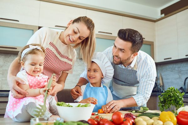 меню для ребенка на день, как рассчитать количество продуктов для ребенка в день, что приготовить на завтрак ребенку, что приготовить на обед ребенку, что приготовить на ужин ребенку, что приготовить на полдник ребенку, каши для ребенка, супы для ребенка, какие фрукты самые полезные для ребенка, ночные перекусы ребенка это правильно, перекусы перед сном