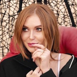 Слава Каминская отдыхает на теплом море с детьми и мужчиной