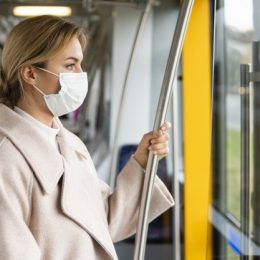 Почему женщины устойчивы к коронавирусу: ответы ученых